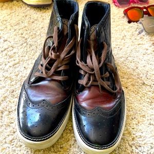 TED BAKER LONDON Mens 7 // womens 8.5. Fabulous condition. Like new.